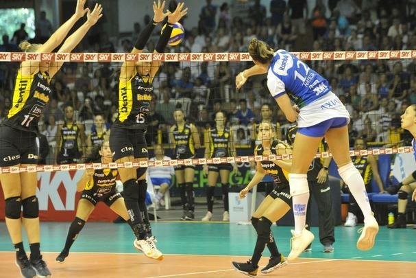 Minas x Praia: veja fotos da primeira partida da final