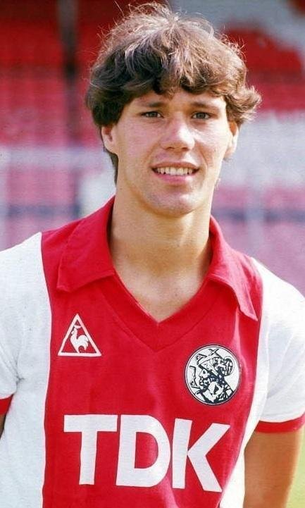 O ex-atacante holands Marco Van Basten vestiu Le Coq quando jogava pelo Ajax.