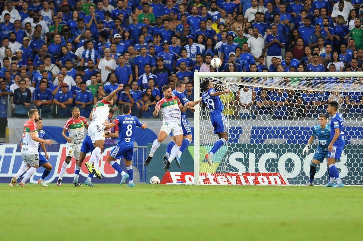 Fotos do jogo entre Cruzeiro e Brusque, no Mineiro, em Belo Horizonte, pela segunda rodada da Srie B do Campeonato Brasileiro