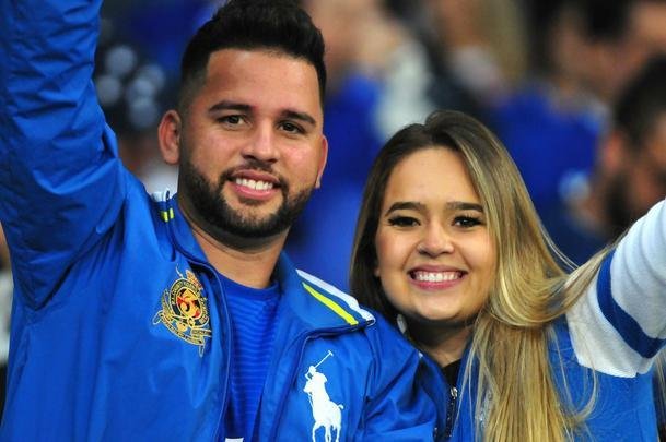 Torcedores do Cruzeiro lotam as arquibancadas do Mineiro para acompanhar a partida vlida pelas quartas de final da Copa do Brasil