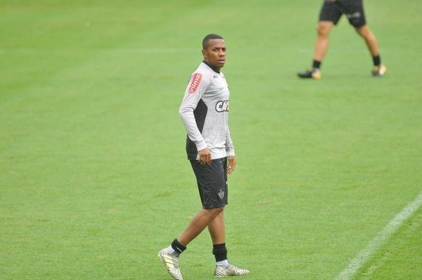 O elenco do Atltico treinou nesta quinta-feira de olho no jogo contra o Corinthians, neste domingo