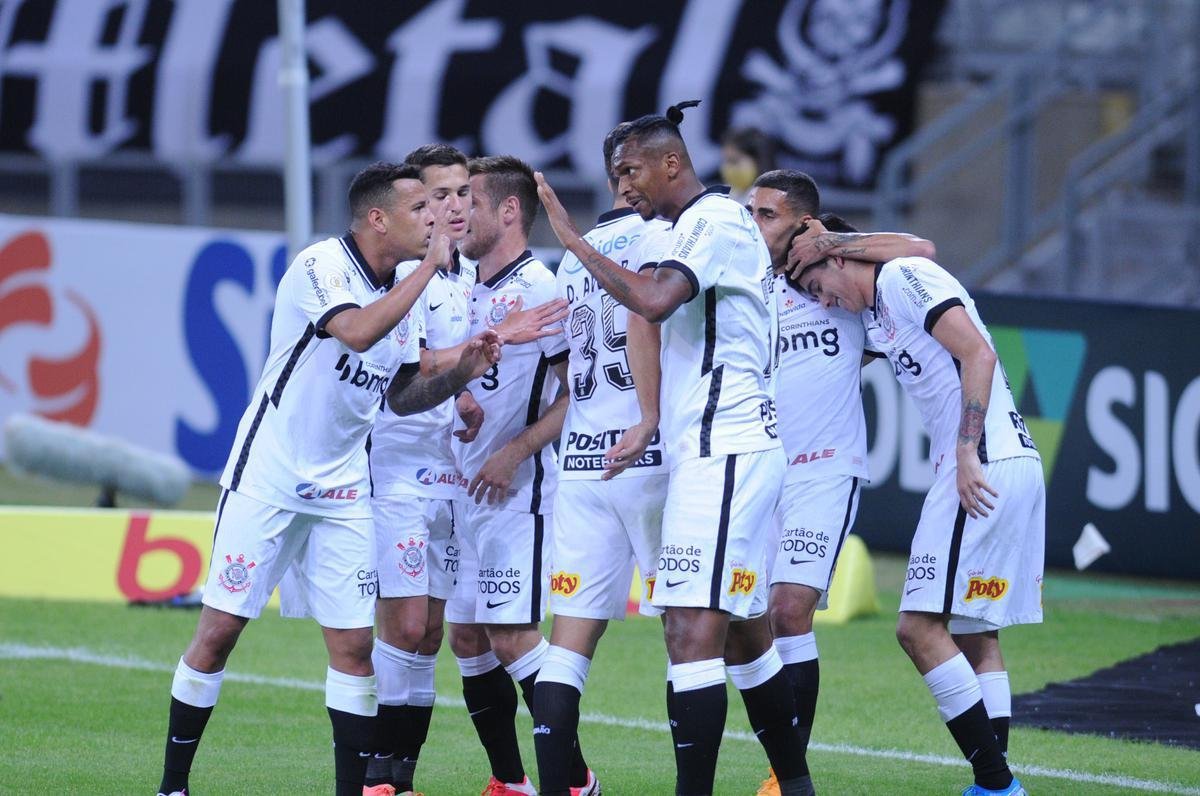 Fotos do jogo entre Atltico e Corinthians, no Mineiro, em Belo Horizonte, pela segunda rodada do Campeonato Brasileiro (Alexandre Guzanshe/EM/D. A Press)