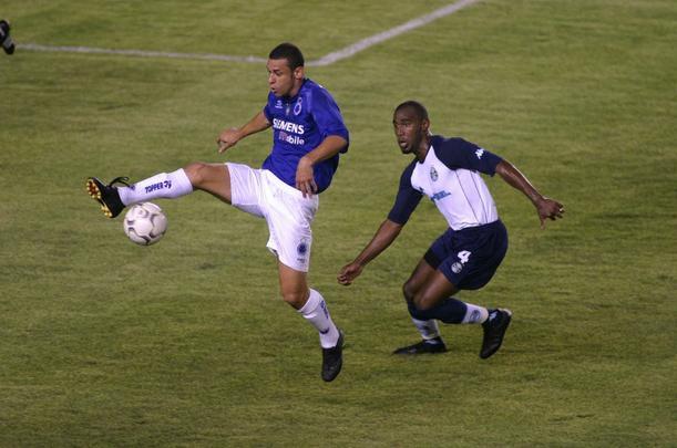 Fred em ação pelo Cruzeiro entre 2004 e 2005