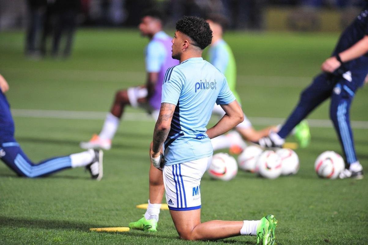 Festa da torcida do Cruzeiro no Mineiro diante do Vasco pela Srie B
