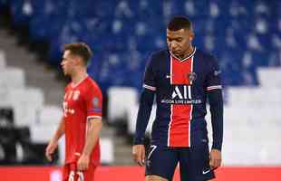 Fotos do duelo entre PSG e Bayern de Munique, em Paris, pela volta das quartas de final da Liga dos Campees da Europa.