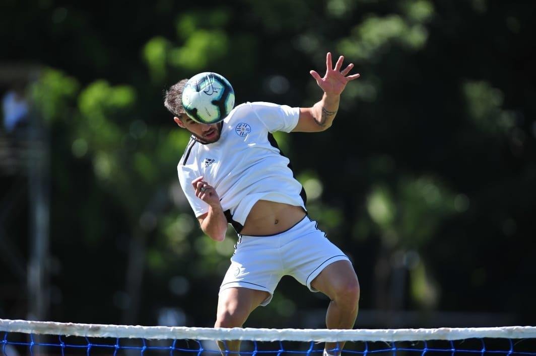 Seleo Paraguaia treina na Toca da Raposa 2