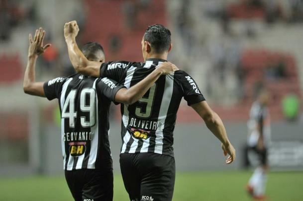 Confira as melhores imagens do duelo na estreia do Campeonato Brasileiro