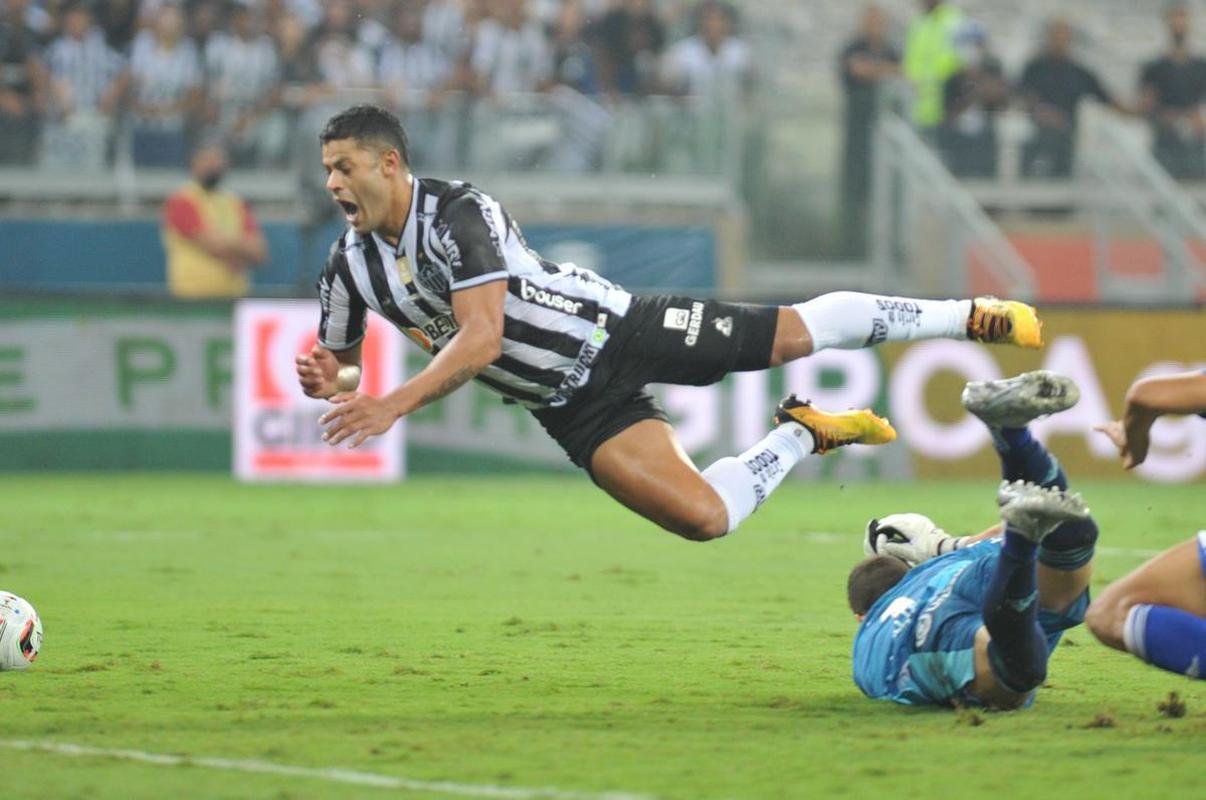 Galo venceu Cruzeiro com gols de Hulk (2) e Nacho. Edu descontou para a Raposa