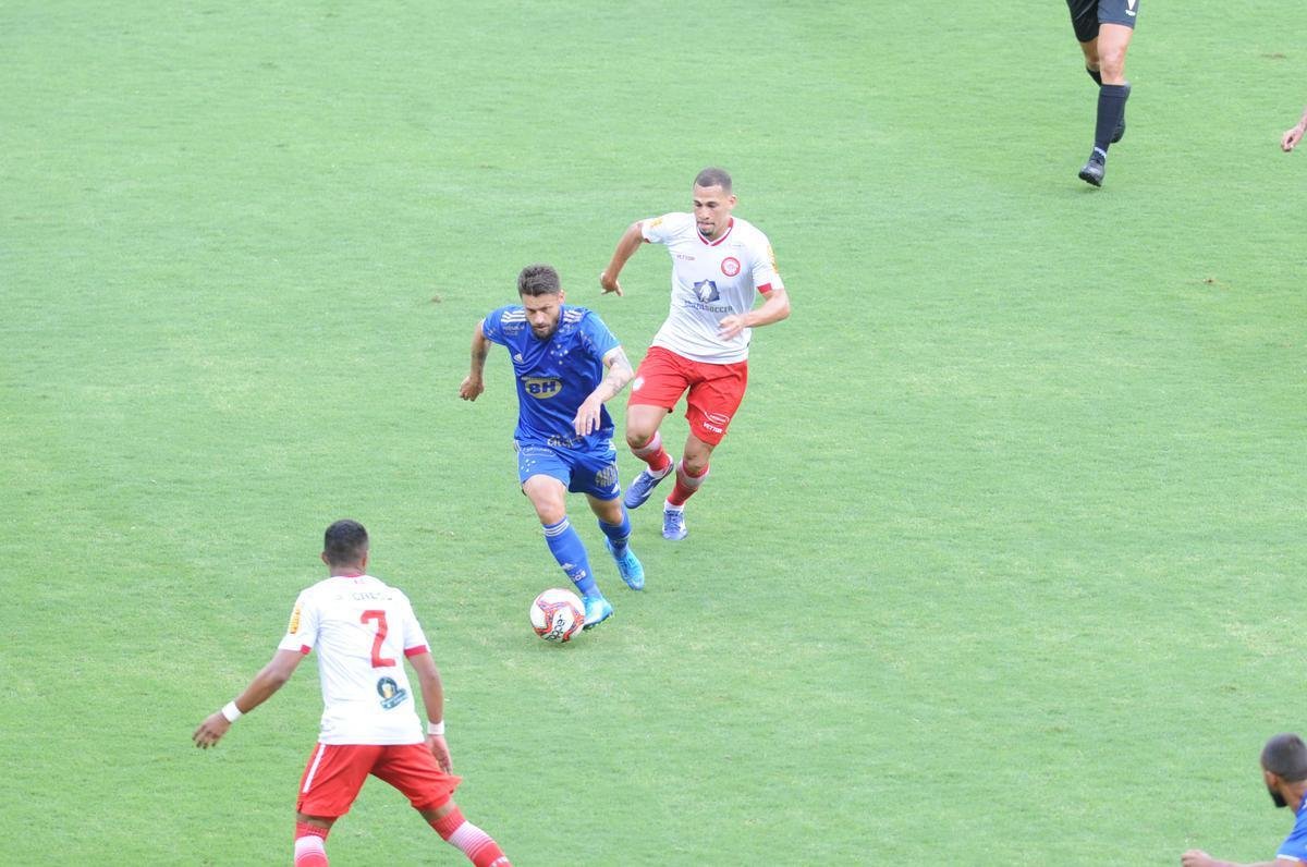 Fotos do empate por 0 a 0 entre Cruzeiro e Tombense, no Mineiro, em Belo Horizonte, pela sexta rodada do Campeonato Mineiro de 2021. Goleiro cruzeirense Fbio pegou um pnalti cobrado por Paulinho Dias e evitou o revs.