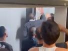 Presidente do Atlético encara jogadores do Boca e defende vestiário; veja!