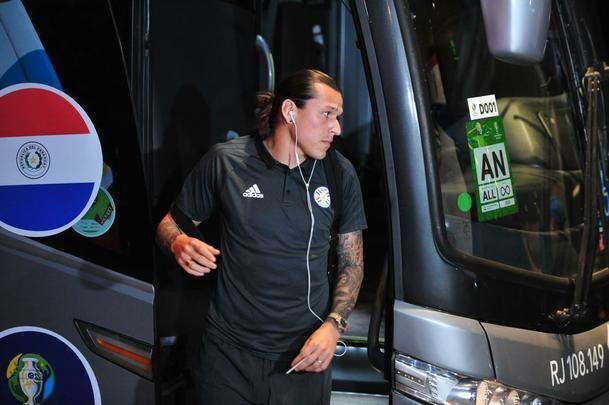 Seleo Paraguaia chegou ao hotel na Regio Centro-Sul de Belo Horizonte na noite desta segunda