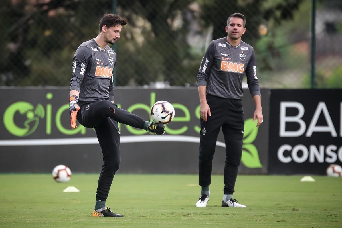 Em busca de reao na Libertadores, Atltico treinou na tarde deste domingo, na Cidade do Galo, antes de viagem para Montevidu, local da partida contra Nacional 