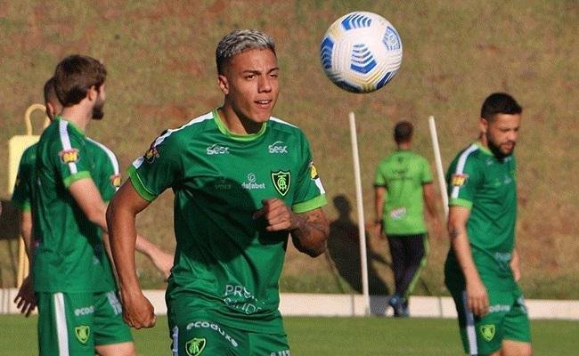 Carlos Alberto - atacante de 20 anos: ser emprestado ao Botafogo at o fim de 2023