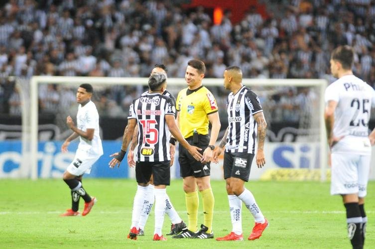Fotos do jogo entre Atltico e Santos, no Mineiro, pela 26 rodada da Srie A do Campeonato Brasileiro