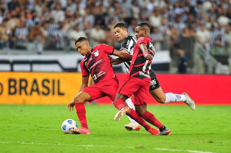 Fotos da vitria do Atltico sobre o Athletico-PR, no Mineiro, no jogo de ida da final da Copa do Brasil
