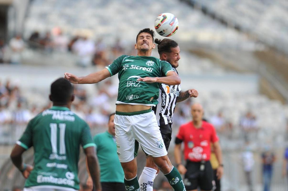 Fotos do jogo de ida da semifinal do Campeonato Mineiro, entre Caldense e Atltico, no Mineiro, em Belo Horizonte