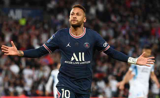 Neymar marcou o primeiro gol do PSG sobre o Olympique