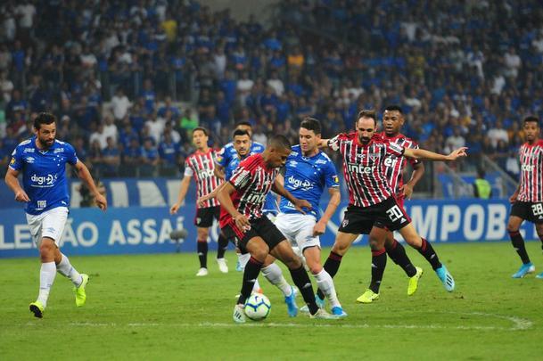 Fotos de Cruzeiro x So Paulo, no Mineiro, pela 26 rodada do Campeonato Brasileiro