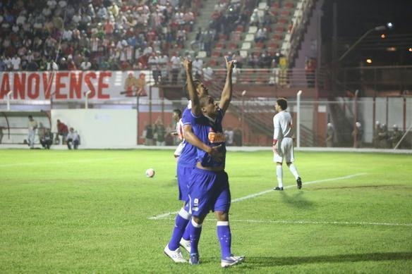 Villa Nova e Cruzeiro se enfrentaram pela oitava rodada do Campeonato Mineiro
