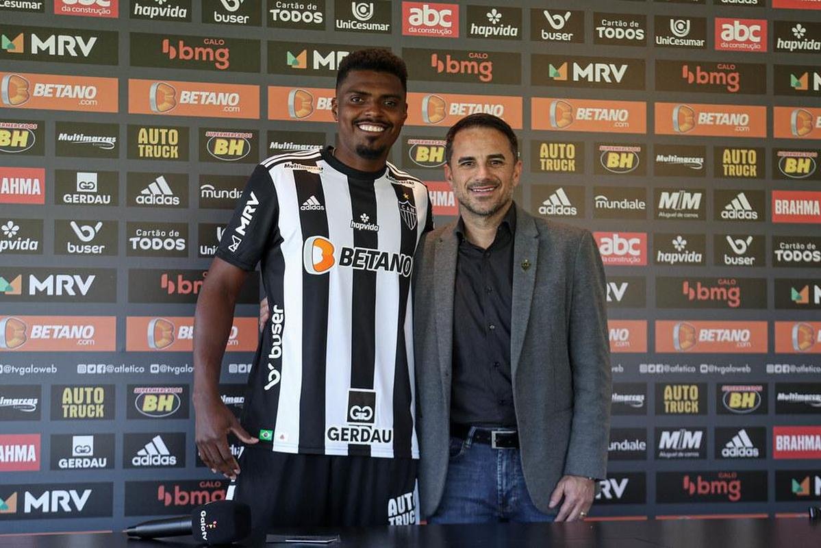 Fotos da apresentao do zagueiro Jemerson no Atltico