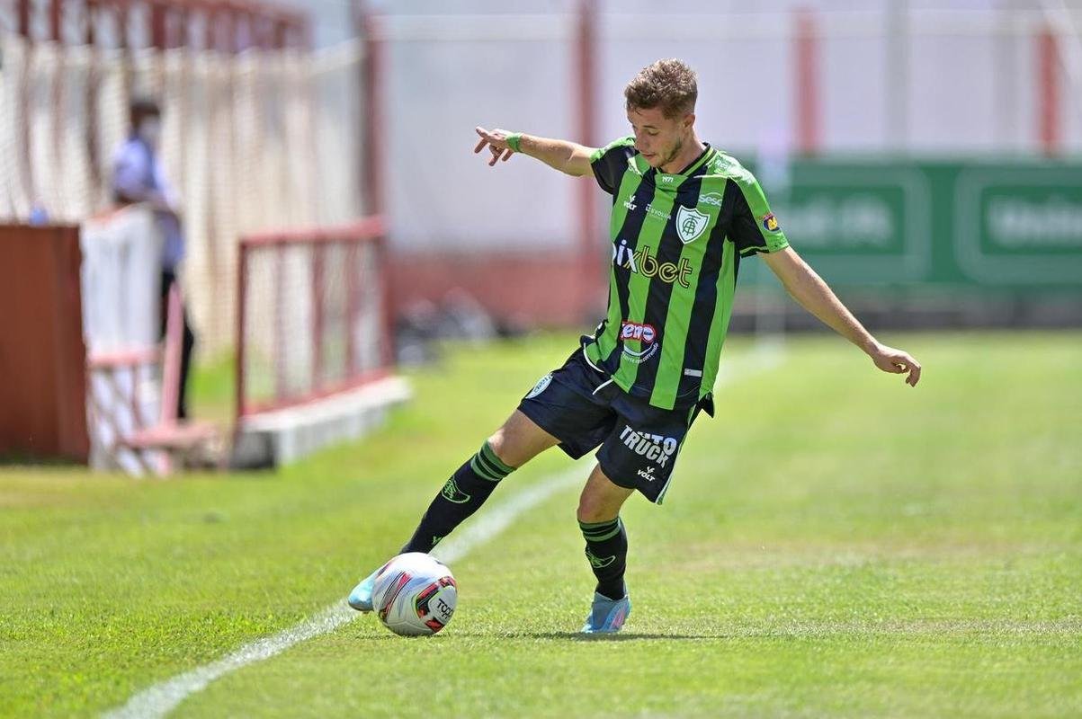 Jogo foi disputado com muito calor, em Nova Lima, na manh deste sbado 
