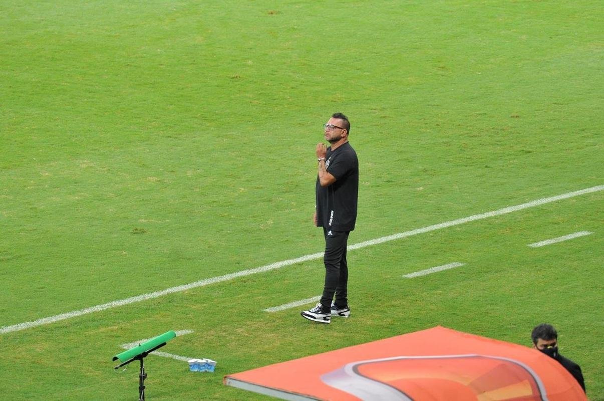 O Atltico recebeu o Athletic nesta tera-feira (15), no Mineiro, em Belo Horizonte. A partida, vlida pela 7 rodada do Campeonato Mineiro de 2022, marcou o centsimo jogo do goleiro Everson com a camisa do Galo.