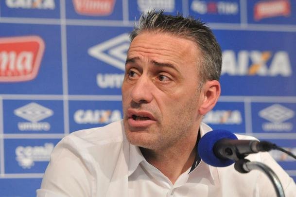Portugus Paulo Bento foi apresentado nesta segunda-feira como novo treinador do Cruzeiro