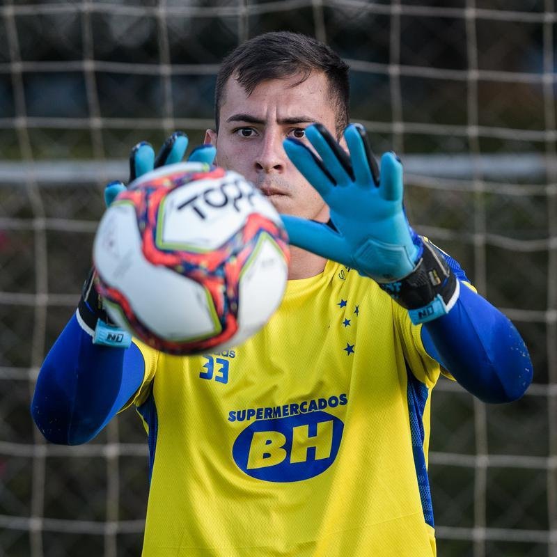Atacante Guilherme Bissoli realizou primeiro treino com os novos companheiros de Cruzeiro nesta quarta-feira, dia 5 de maio