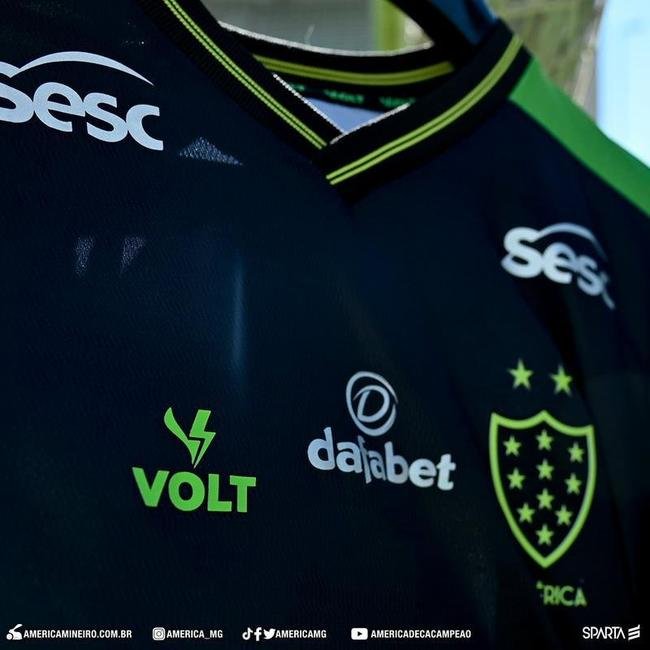 Am�rica lan�a uniforme 3 preto em refer�ncia � luta contra o racismo