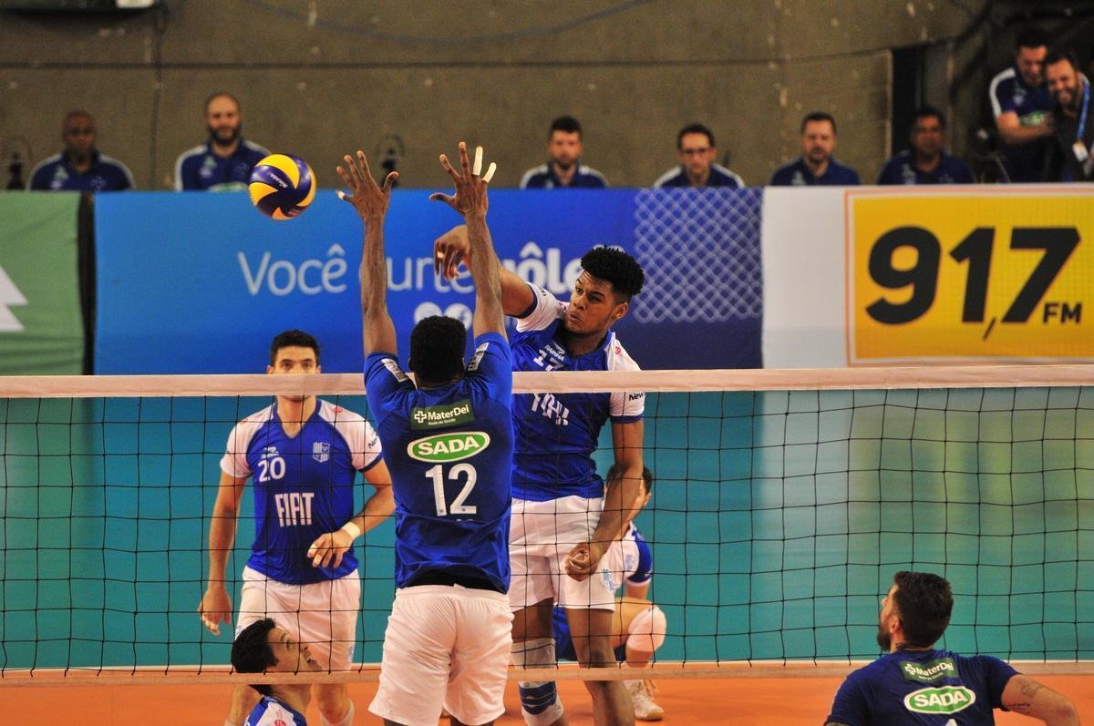 Final no Ginsio do Riacho foi marcada por muito equilbrio, mas prevaleceu maior qualidade do Cruzeiro