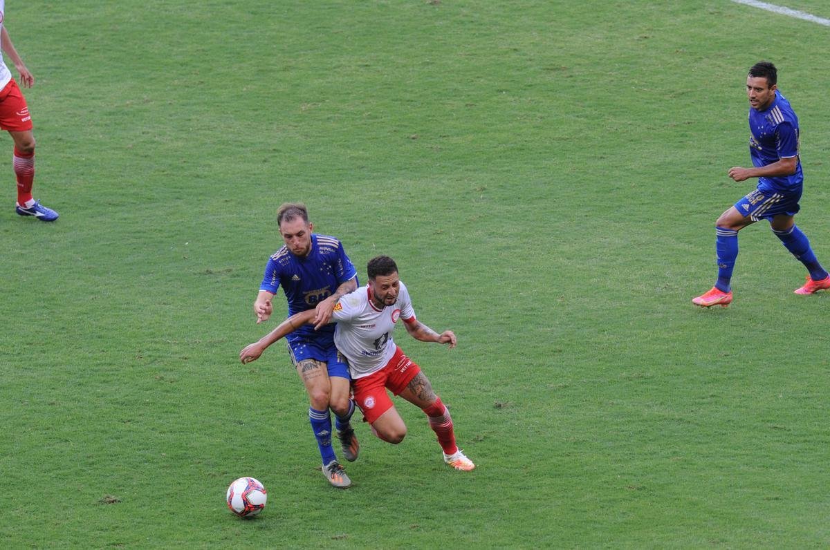 Fotos do empate por 0 a 0 entre Cruzeiro e Tombense, no Mineiro, em Belo Horizonte, pela sexta rodada do Campeonato Mineiro de 2021. Goleiro cruzeirense Fbio pegou um pnalti cobrado por Paulinho Dias e evitou o revs.