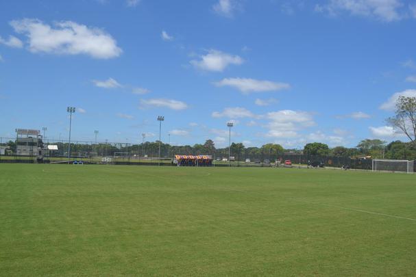 CT tem quatro minicampos e dois campos oficiais e j se trabalha na construo de mais dois campos
