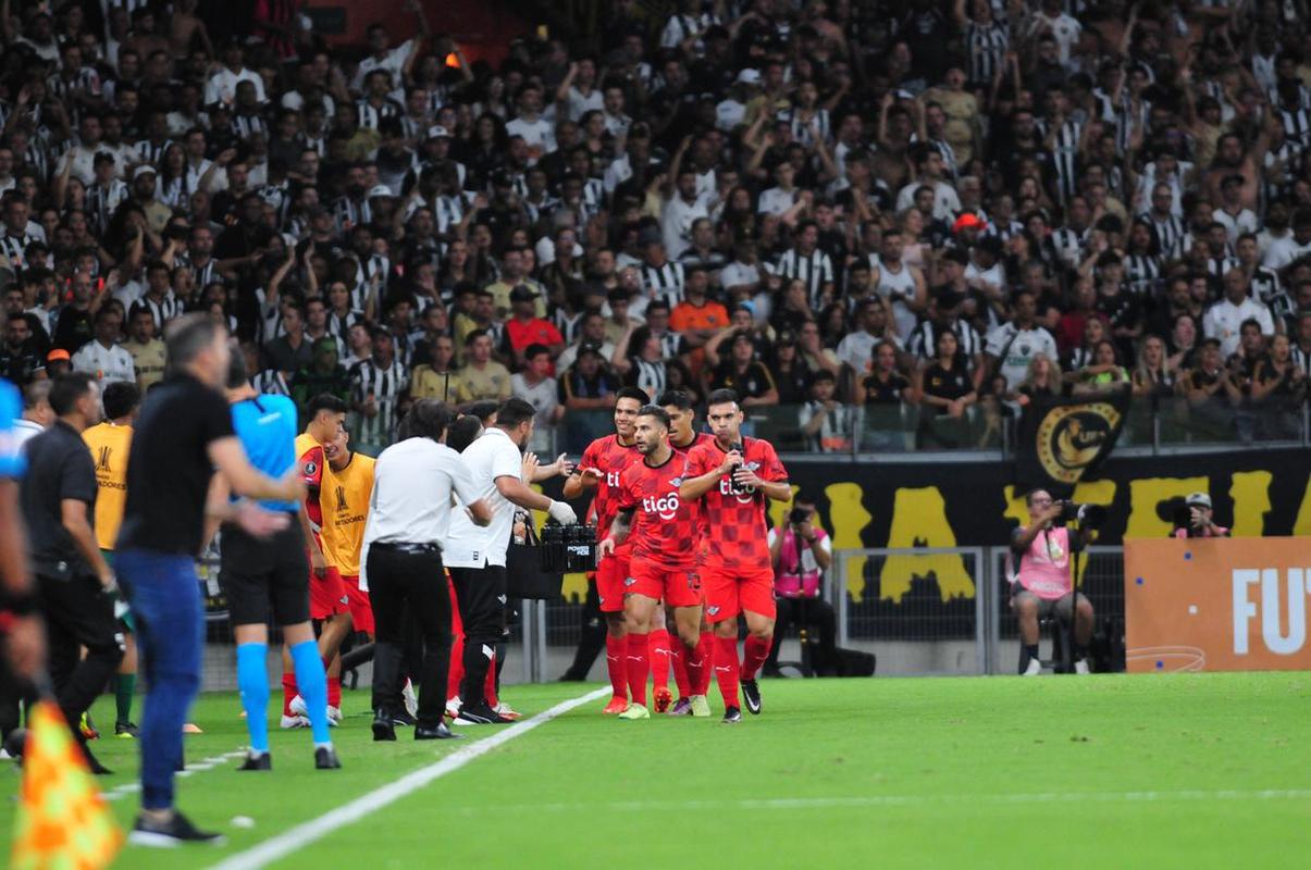 Fotos do jogo entre Atltico x Libertad, pela Copa Libertadores