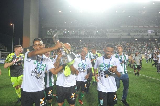 Festa do Amrica e da torcida no Independncia com o bi da Srie B em 2017