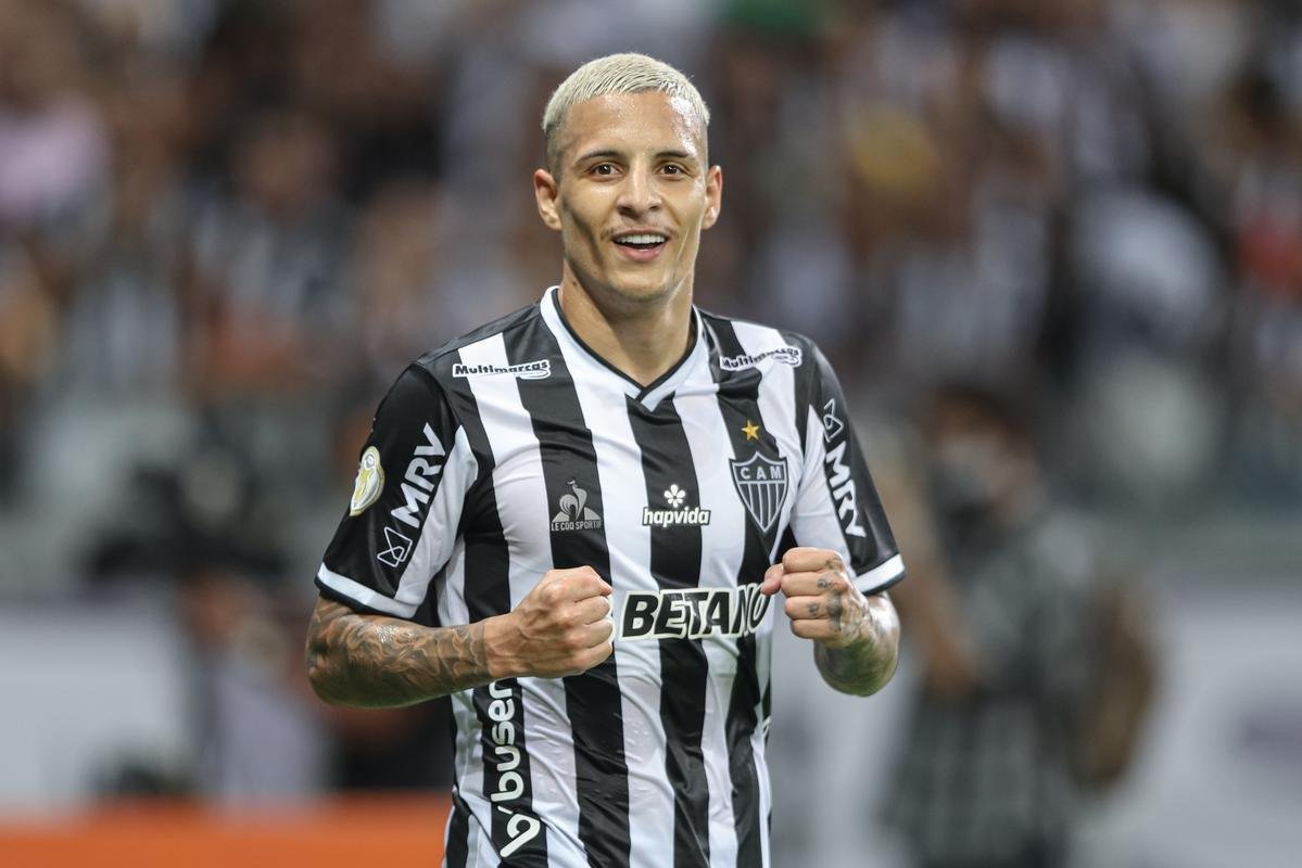 Guilherme Arana (lateral-esquerdo)