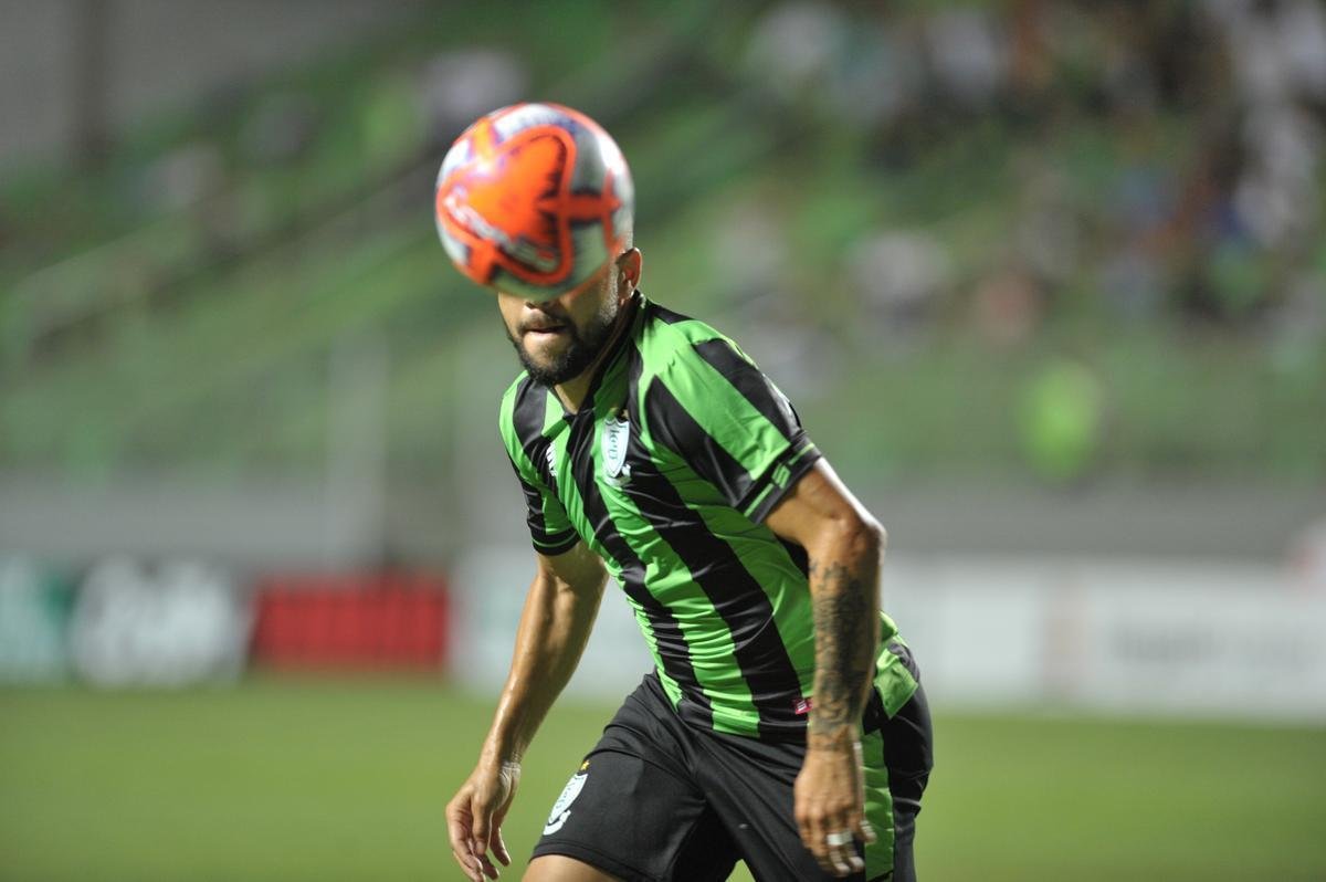 Veja fotos do jogo entre Amrica e Villa Nova