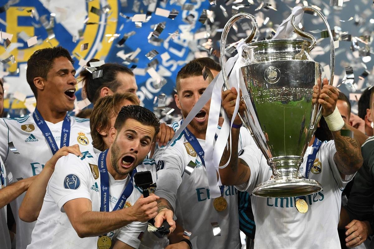 Festa do Real Madrid com a conquista da 13 Liga dos Campees, a terceira de forma seguida