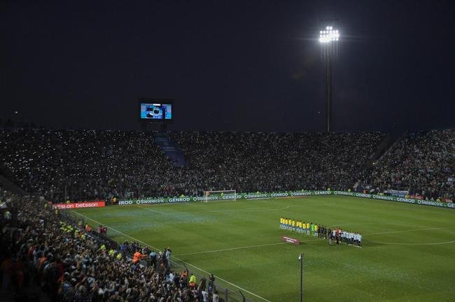 Sem Neymar, Brasil encarou a Argentina em clssico agitado pelas Eliminatrias