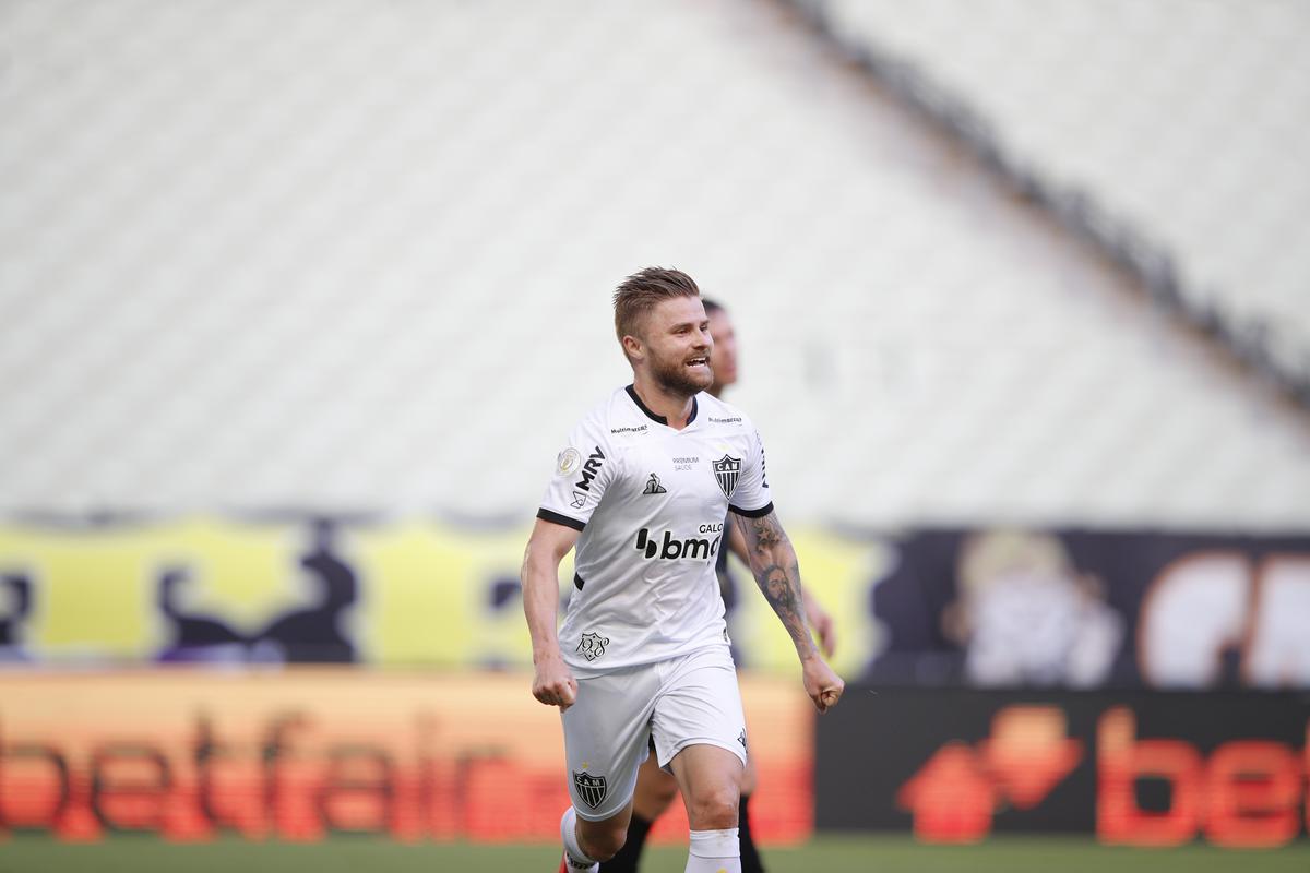 Fotos do jogo entre Ceará e Atlético, que terminou empatado por 2 a 2