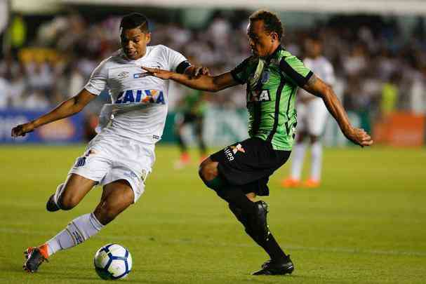 Imagens do jogo entre Santos e Amrica