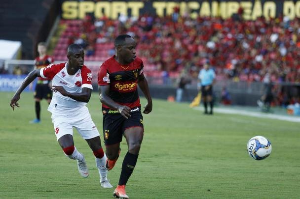 Sport recebe, na tarde deste domingo, confronto diante da equipe do Vila Nova. Jogo pode concretizar o Leão na Série A do próximo ano