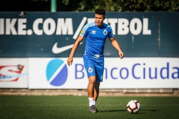 Cruzeiro treinou no complexo Nuevo Gasómetro, do San Lorenzo, antes da estreia na Copa Libertadores. Time celeste enfrenta o Huracán, nesta quinta-feira (07/03), às 19h, no El Palacio