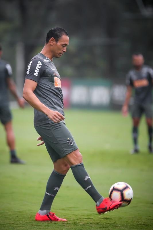 Jogadores do Atltico treinaram nesta tera-feira, vspera do jogo com o Defensor