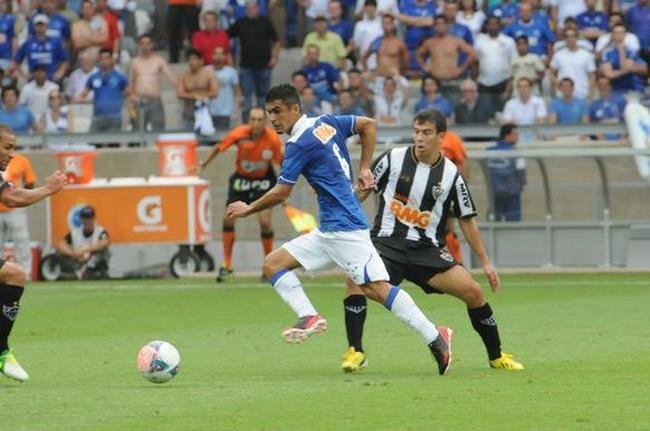 Fotos exclusivas do clssico entre Atltico e Cruzeiro na reabertura do novo Mineiro