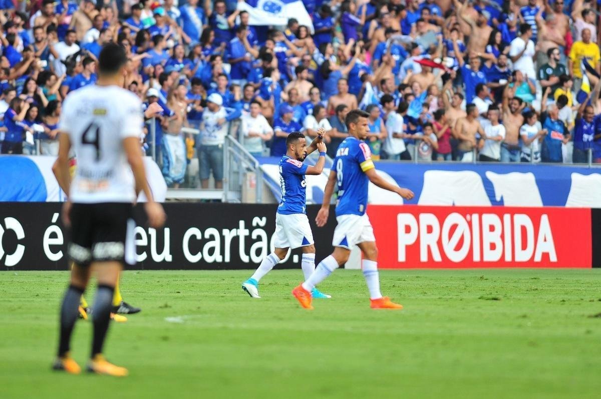 Rafinha, para o Cruzeiro, e Clayson, para o Corinthians, marcaram os gols da partida