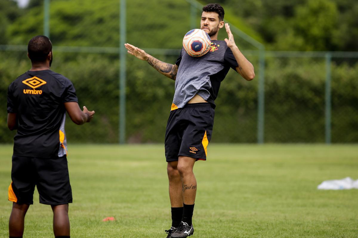 Nesta quinta-feira, sob o comando do treinador Daniel Paulista, Sport realizou primeiro trabalho ttico aps retorno s atividades