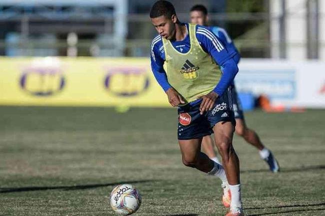 O zagueiro Paulo teve diagnstico positivo para COVID-19 em 16 de outubro. O jogador do Cruzeiro realizou o exame protocolar que indicou para a infeco antes da partida contra a Ponte Preta, no primeiro turno da Srie B do Brasileiro.