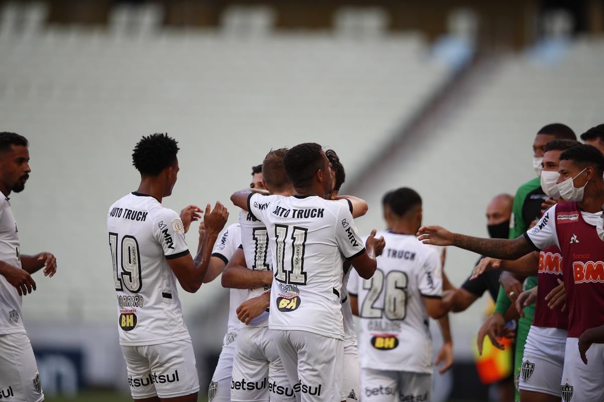Fotos do jogo entre Ceará e Atlético, que terminou empatado por 2 a 2
