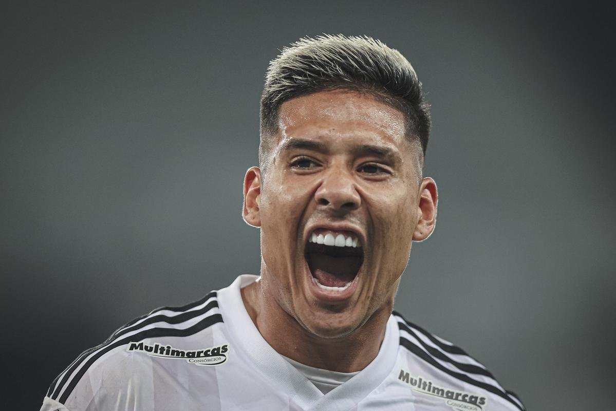 Botafogo x Atltico: veja fotos do jogo no Nilton Santos