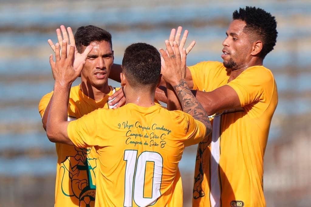 Brasiliense-DF - campeo da Copa Verde.